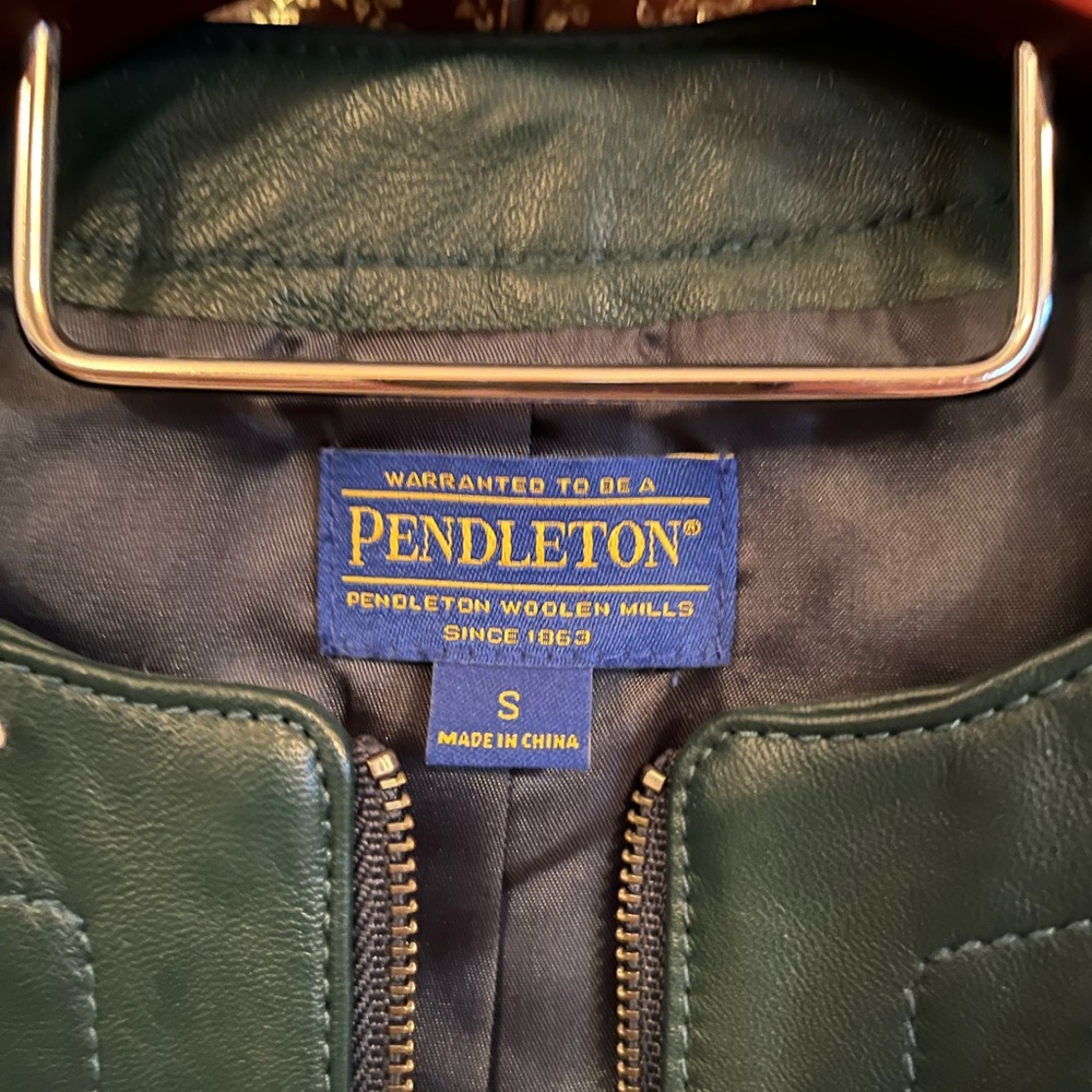 Pendleton Leather Women’s Jacket Size Small. - image 6